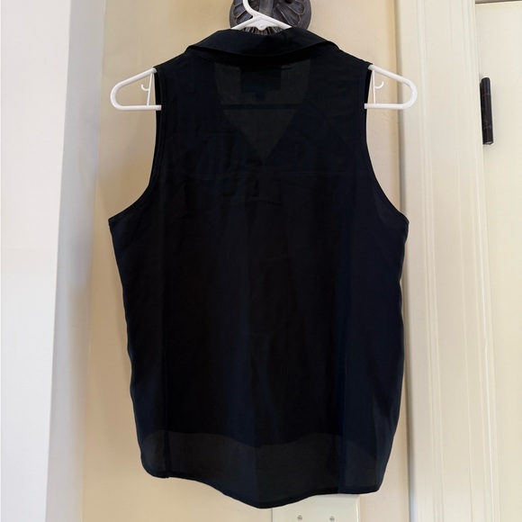 YUMI KIM V-NECK SILK BLOUSE TOP WITH PLEATED DETAIL - BLACK XS - Picture 5 of 5